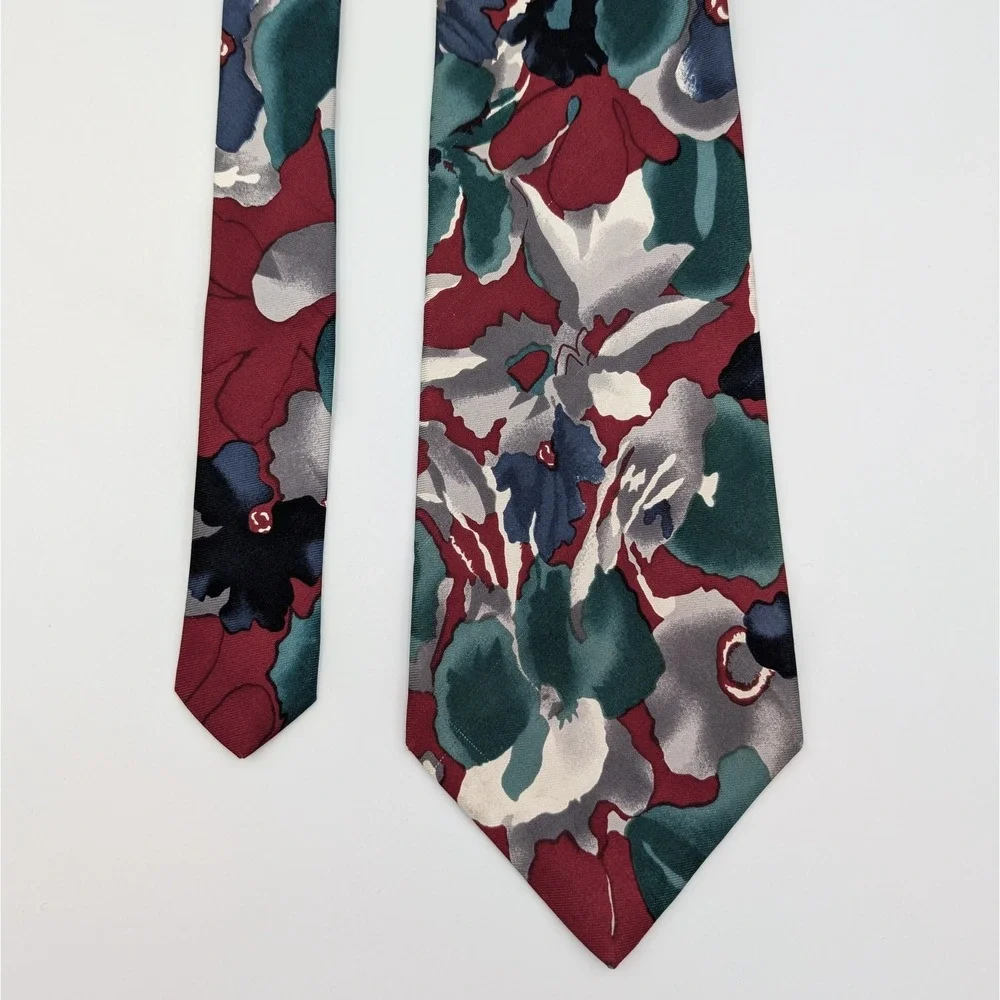 VTG Windsor Silk Tie Burgundy Red Abstract Floral Made in USA 58x4 Mens Necktie